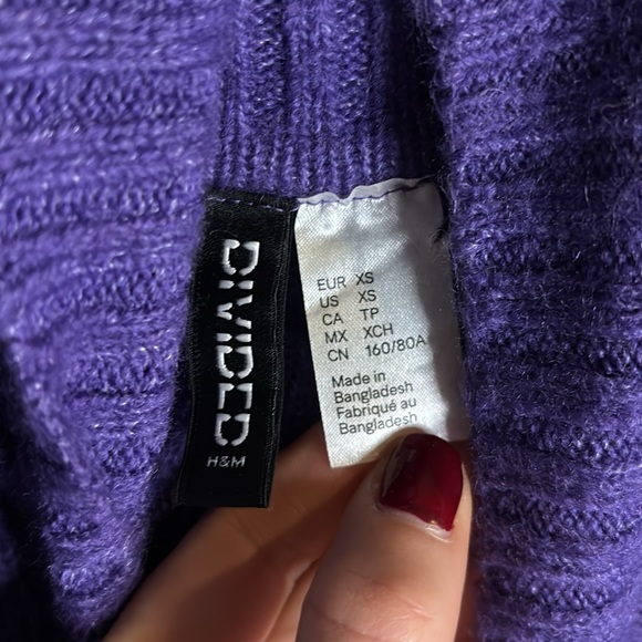 XS Cropped H&M Sweater - Picture 3 of 3